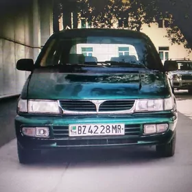 Mitsubishi Chariot 1994
