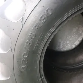 Traktor 460/85R30  280/85R24