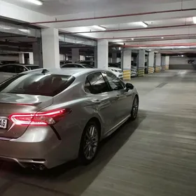 Toyota Camry 2018