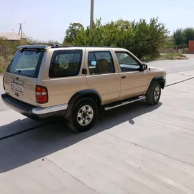 Nissan Pathfinder 1997