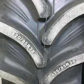 Traktor 420/85R38 11.5/80-15.3
