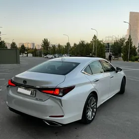 Lexus ES 350 2021
