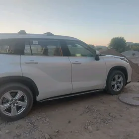 Toyota Highlander 2021