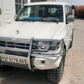 Mitsubishi Pajero 1999