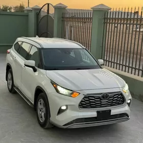 Toyota Highlander 2020
