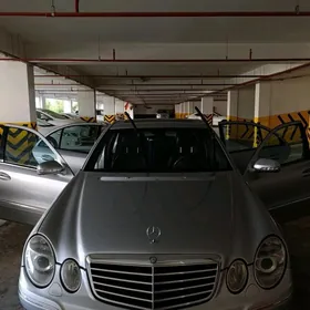Mercedes-Benz E320 2003