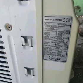 kondisioner Midea