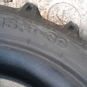 Traktor 15.5/R38 480/70R34