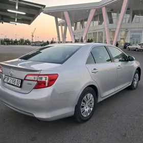 Toyota Camry 2011