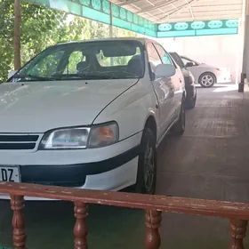 Toyota Carina 1993