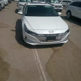 Hyundai Elantra 2022
