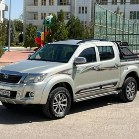 Toyota Hilux 2014