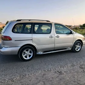 Toyota Sienna 2002