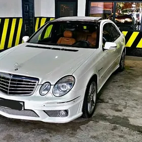 Mercedes-Benz E500 2004