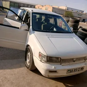 Mitsubishi Chariot 1991