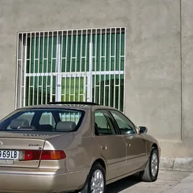 Toyota Camry 2001