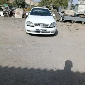 Daewoo Lanos 2000