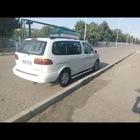 Toyota Sienna 2000