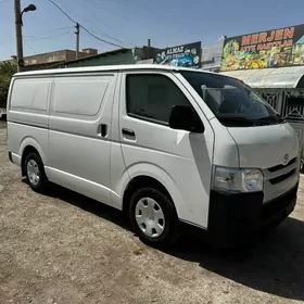Toyota Hiace 2021
