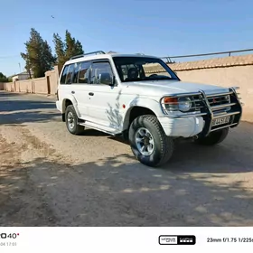Mitsubishi Pajero 1994