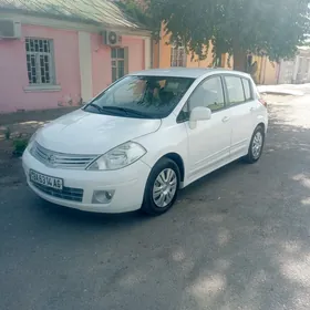 Nissan Versa 2010