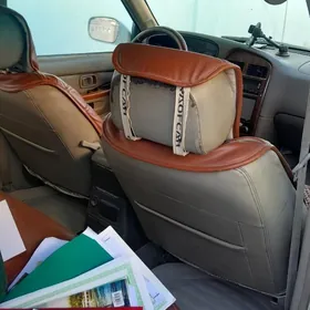 Infiniti QX4 1998