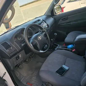 Toyota Hilux 2014