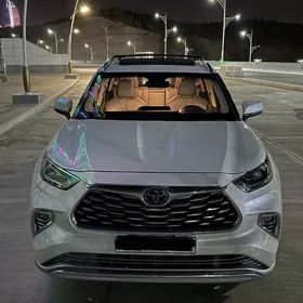 Toyota Highlander 2020