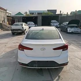 Hyundai Elantra 2020