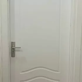 Içki gapy.  Дверь внутре