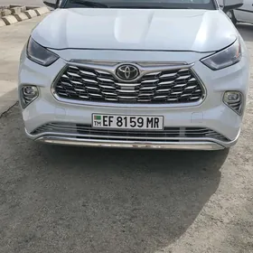 Toyota Highlander 2021