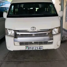 Toyota Hiace 2015