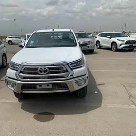 Toyota Hilux 2025