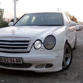 Mercedes-Benz E320 1996
