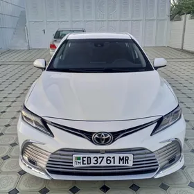 Toyota Camry 2021