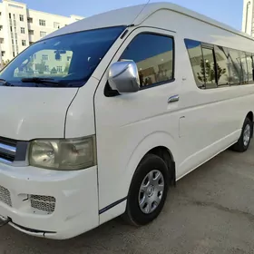 Toyota Hiace 2005