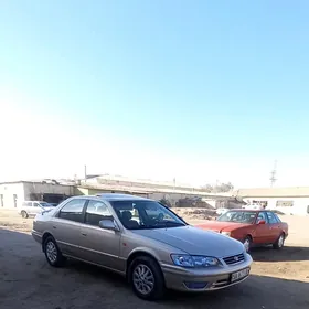Toyota Camry 2000