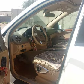 Mercedes-Benz ML350 2005