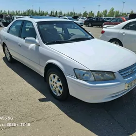 Toyota Camry 2000