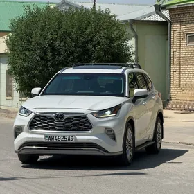 Toyota Highlander 2021