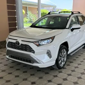Toyota RAV4 2021