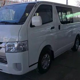 Toyota Hiace 2018