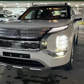 Mitsubishi Outlander 2025