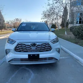 Toyota Highlander 2022