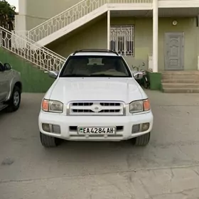 Nissan Pathfinder 2000
