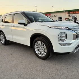Mitsubishi Outlander 2025