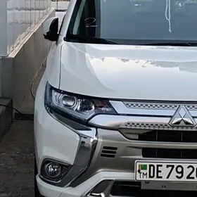 Mitsubishi Outlander 2022