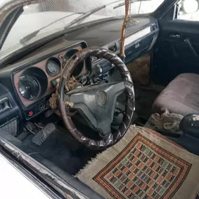 Gaz 24 1989