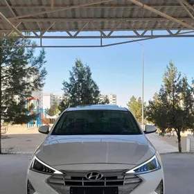 Hyundai Elantra 2020