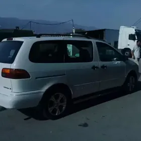 Toyota Sienna 1998